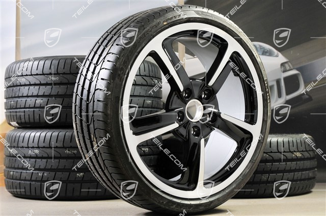 20" SportTechno Sommerräder Satz, Felgen 8,5J x 20 ET57 + 10J x 20 ET50, Pirelli Sommeräder 235/35 R20 + 265/35 R20, in Schwarz