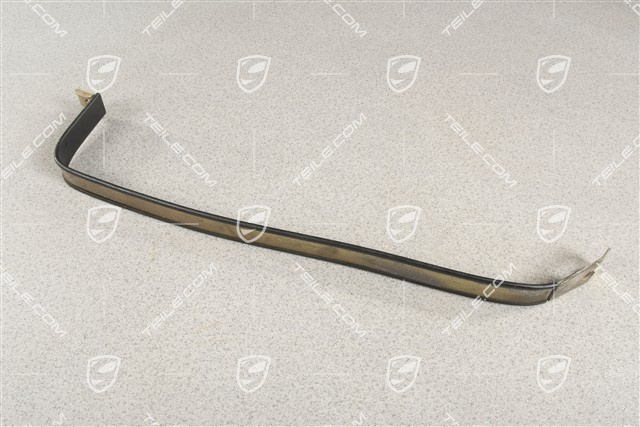 Fuel tank tensioning / restraining strap