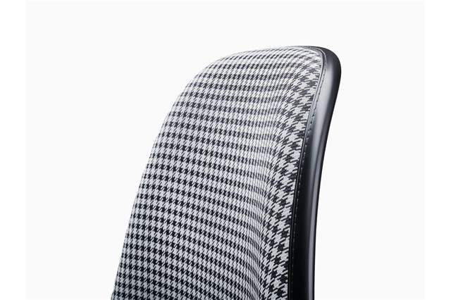 Vitra for Porsche - Eames Plastic Side Chair Pepita Edition – Limited Edition / 1.963 pcs.