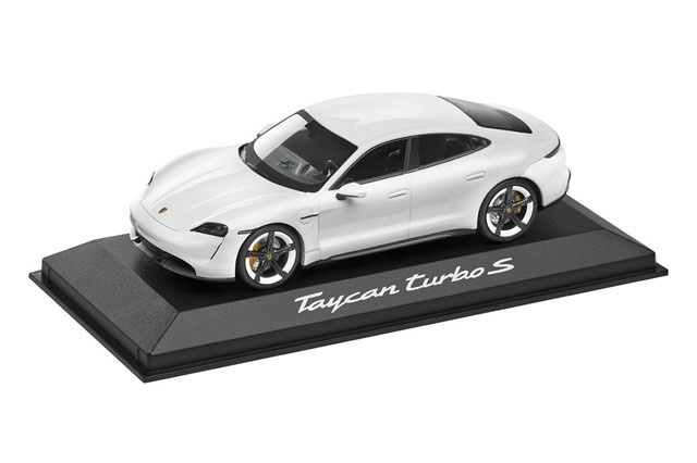 Taycan Turbo S, DieCast, carrara white metallic, black/slate grey, 1:43 Taycan Turbo S, DieCast, carrara white metallic, black/slate grey, 1:43