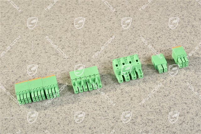 Connector, plug housing set