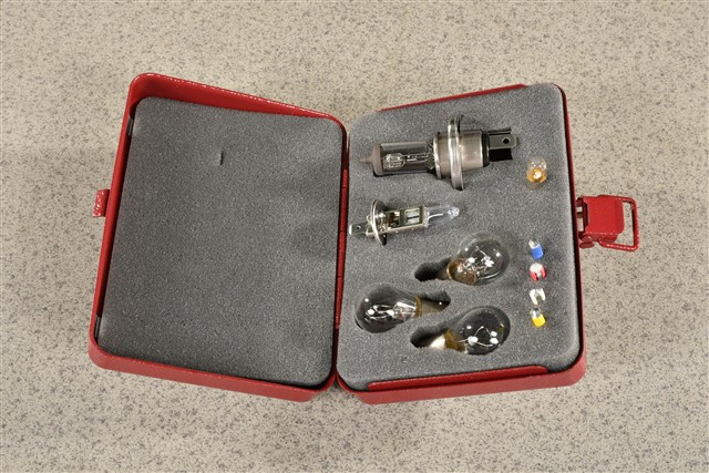 Ersatzlampenkasten, Set Glühlampen und Sicherungen 12 Volt für Porsche 911 F-Modell Bj. 1969-1973