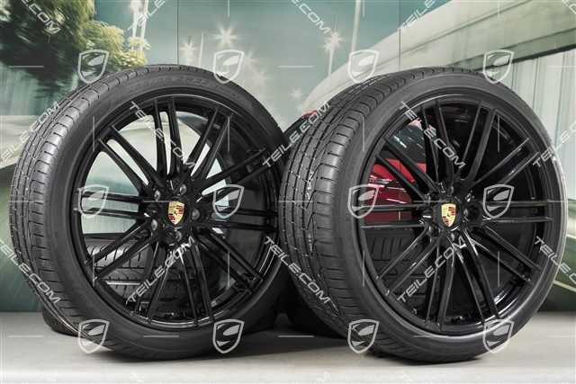 22" Sommerräder Satz 911 Turbo IV Design, Felgen 10J x 22 ET48 + 11,5J x 22 ET61 + Pirelli Sommerreifen 285/35 ZR22 + 315/30 ZR22, schwarz hochglanz, mit RDK-Sensoren