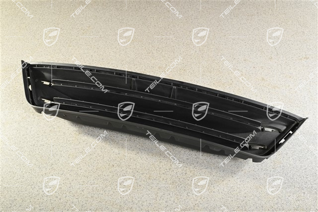 Retaining frame, centre