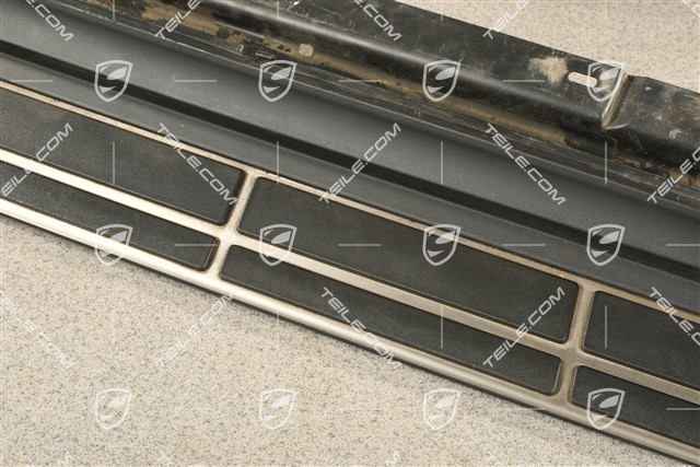 Trittbrett / Schweller seitlich ohne Edelstahlblende, R