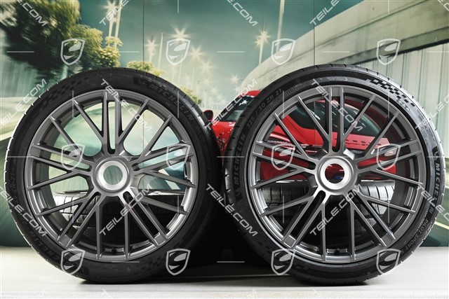 21-inch Panamera Turbo S Summer wheel set, with central locking, rims 9,5J x 21 ET71 + 11,5J x 21 ET69 + Michelin Pilot Sport S5 summer tyres 275/35 R21 + 325/30 R21, dark silver