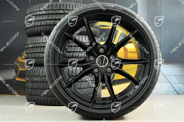 20" Sommerräder Satz Carrera S IV, Felgen 8,5 J x 20 ET49 + 11,5 J x 20 ET56 + Pirelli Sommerreifen 245/35 ZR20 + 305/30 ZR20, schwarz hochglanz, mit RDK-Sensoren