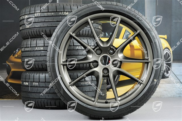 20" Carrera S Sommerräder Satz, in Platinum (seidenglanz), 8J x 20 ET57 + 9,5J x 20 ET45 + Sommerreifen 235/35 ZR20 + 265/35 ZR20