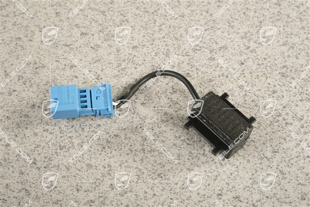 Microphone, R Microphone, R