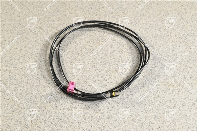 Connecting line for control unit telephone and aerial, PCM3
