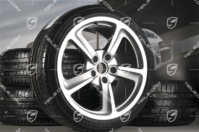 20" Komplet kół letnich SportTechno, 8,5J x 20 ET57 + 10J x 20 ET50, opony 235/35 ZR20 + 265/35 ZR20