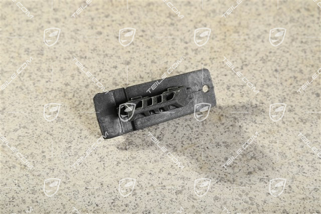 Retaining plate