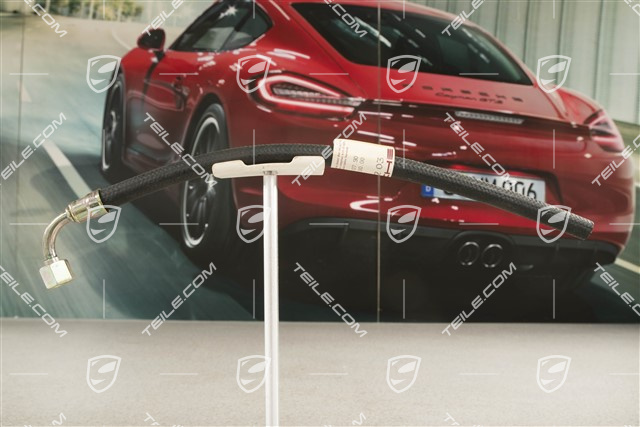 Fuel pressure accumulator line