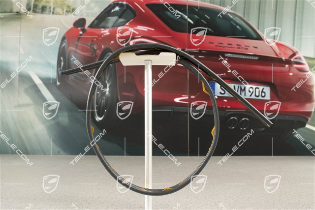 Gasket, trim with reflector, lower