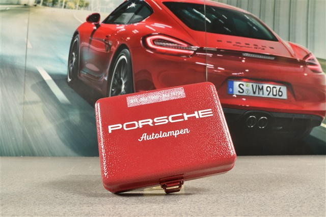 Ersatzlampenkasten, Set Glühlampen und Sicherungen 12 Volt für Porsche 911 F-Modell Bj. 1969-1973
