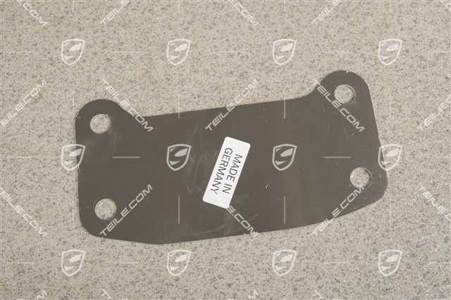 Compensating plate between side member and mounting frame
