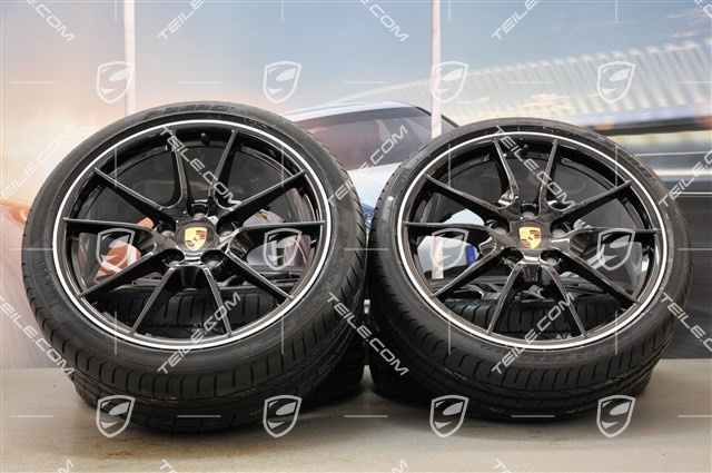 20" Komplet kół letnich Carrera S (III), 8J x 20 ET57 + 9,5J x 20 ET45 + NOWE opony Pirelli 235/35 ZR20 + 265/35 ZR20, gwiazda felgi czarna (połysk)