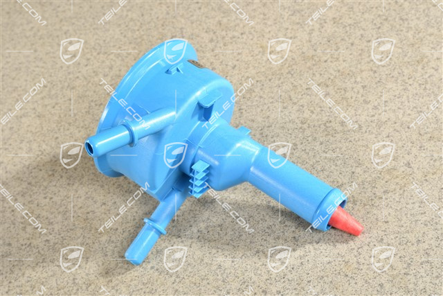 Coolant filler neck with cap