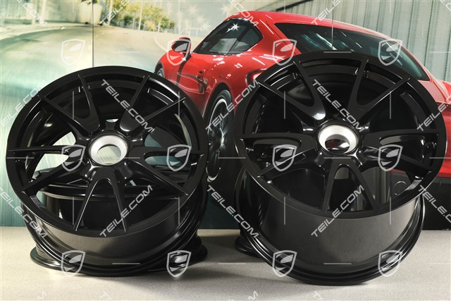 19-inch GT3 II wheel set, front 8,5J x 19 ET53 + rear 12J x 19 ET63, black high gloss