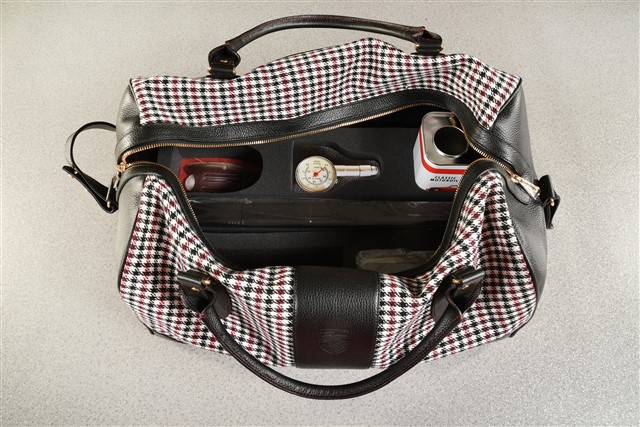 "60Y 911" Touring Bag 911 "60 Years of 911", in a houndstooth pattern black/red, anniversary badge 50/30/28 cm