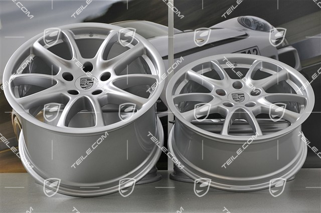 19-inch GT3 wheel set, 8,5J x 19 ET53 + 12J x 19 ET68