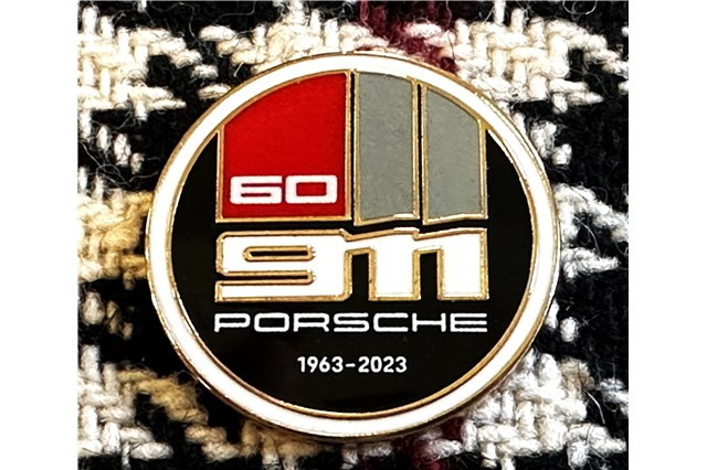 "60Y 911" document folder, in a houndstooth pattern, with embossed Porsche Crest, anniversary 60 Years of 911 badge