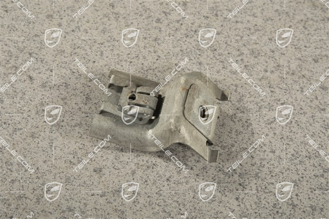 Rear bumper bracket