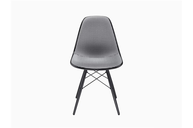 Vitra for Porsche - Eames Plastic Side Chair Pepita Edition – Limited Edition / 1.963 pcs.