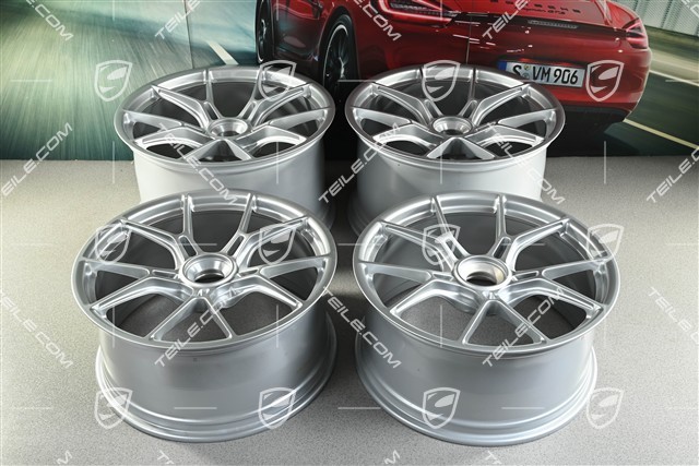 20+21 -inch GT3 wheel rim set, 9,5J x 20 ET46 + 12J x 21 ET45, brilliant silver