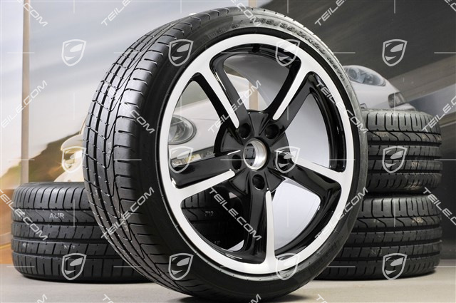 20" SportTechno Sommerräder Satz, Felgen 8,5J x 20 ET57 + 10J x 20 ET50, Pirelli Sommeräder 235/35 R20 + 265/35 R20, in Schwarz