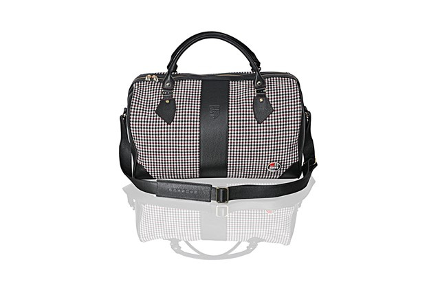 "60Y 911" Touring Bag 911 "60 Years of 911", in a houndstooth pattern black/red, anniversary badge 50/30/28 cm