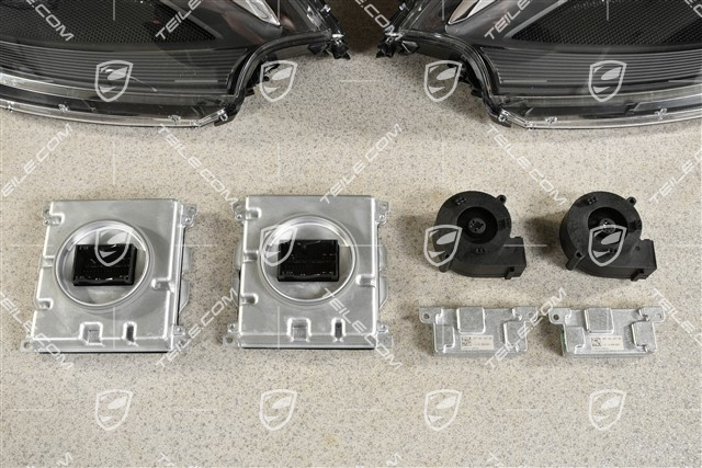 LED headlights, incl. Dynamic Light System Plus (PDLS+), LHD, L+R