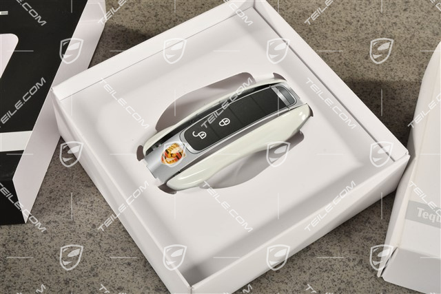 Vehicle key side faces / Key cap, Painted / lacquered White