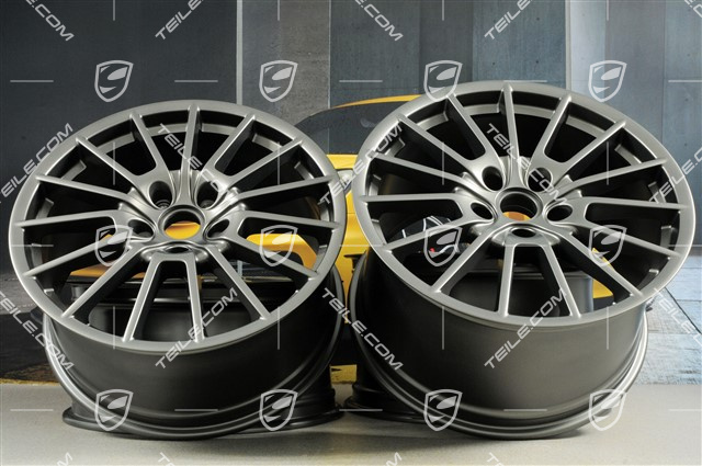 20" Panamera Sport Felgensatz, 9,5J x 20 ET65 + 11,5 J x 20 ET63, Platinum-Seidenmatt 20" Panamera Sport Felgensatz, 9,5J x 20 ET65 + 11,5 J x 20 ET63, Platinum-Seidenmatt