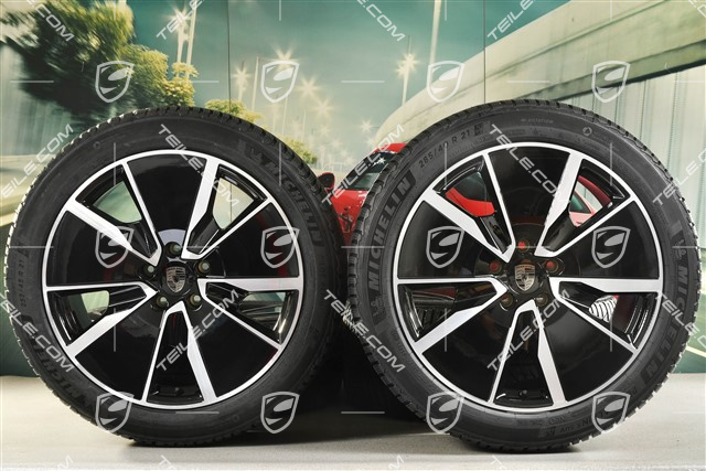 21" Macan Turbo Winterräder Satz, Felgen 8,5J x 21 ET27 + 10,5J x 21 ET47 + Michelin Pilot Alpin 5 SUV Winterreifen 255/45 R21 + 285/40 R21, in Schwarz Hochglanz
