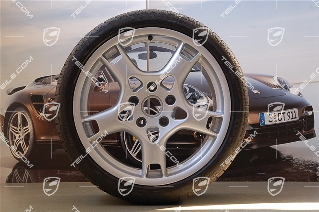19-inch Carrera S winter wheels, C2 / C2S, wheel rims 8J x 19 ET57 + 11J x 19 ET67 + NEW Pirelli Sottozero winter tyres 235/35 R19 + 295/30 R19