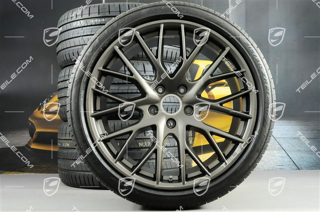 21" Panamera SportDesign Sommerräder, Felgen 9,5J x 21 ET71 + 11,5J x 21 ET69 + Pirelli Sommerreifen 275/35 ZR21 + 315/30 ZR21, mit RDK-Sensoren, Platinum Seidenmatt