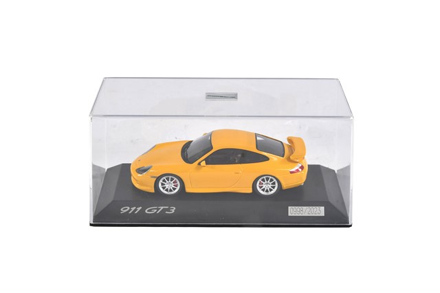 Porsche 911 996.1 GT3, speedgelb/schwarz, Spark, Maßstab 1:43
