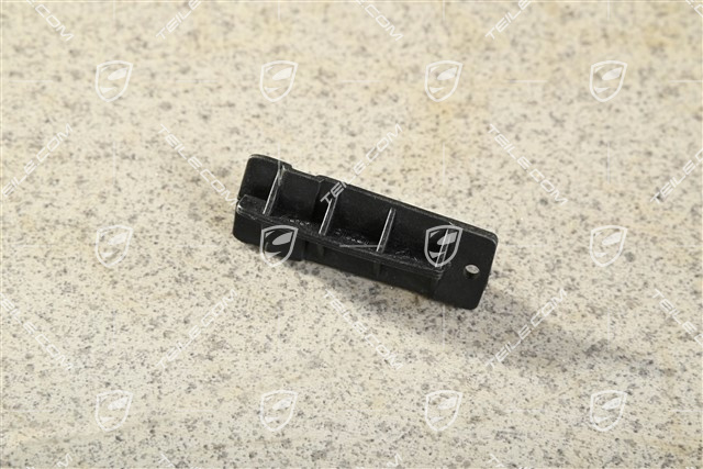 Retaining plate