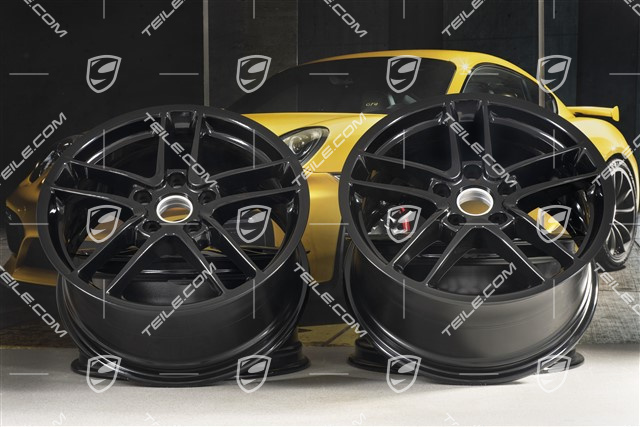 19-inch Panamera Turbo II wheel set, 10J x 19 ET61 + 9J x 19 ET60, black high gloss