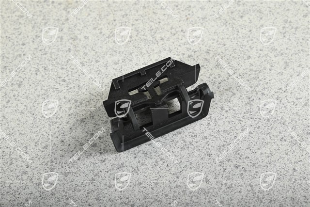 Bracket, R