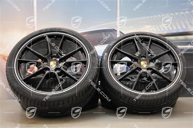 20" Carrera S (III) Sommerräder Satz, 8J x 20 ET57 + 9,5J x 20 ET45, Pirelli Reifen 235/35 ZR20 + 265/35 ZR20, Felgenstern in Schwarz (Hochglanz)