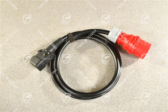 Connecting line / Charging cable with socket