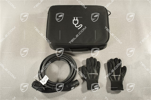 Connecting line / Charging cable with socket, lenght 7,5m
