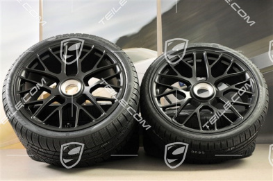 GT3 20" Winterräder Satz "Turbo S" Zentralverschluss, 9J x 20 ET51 + 11J x 20 ET59 + Pirelli Winterreifen 245/35 R20+295/30 R20, RDK-Sensoren, Schwarz-seidenmatt