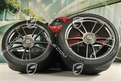20"+21" Turbo S Winterräder Satz, Zentralverschluss Felgen 8,5J x 20 ET40 + 11J x 21 ET66 + Michelin Winterreifen 245/35 R20 + 305/30 R21, platinum seidenmatt