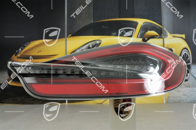 Lampa tylna, przyciemniona, R