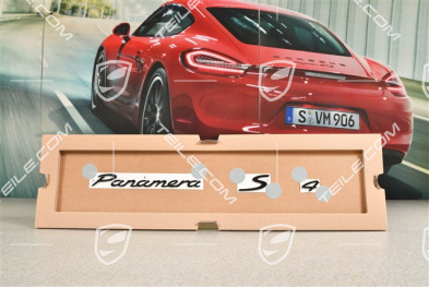 Logo Panamera 4S, black high gloss
